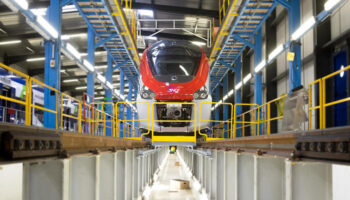 Alstom продает CAF заводы и интеллектуальные права на две платформы поездов