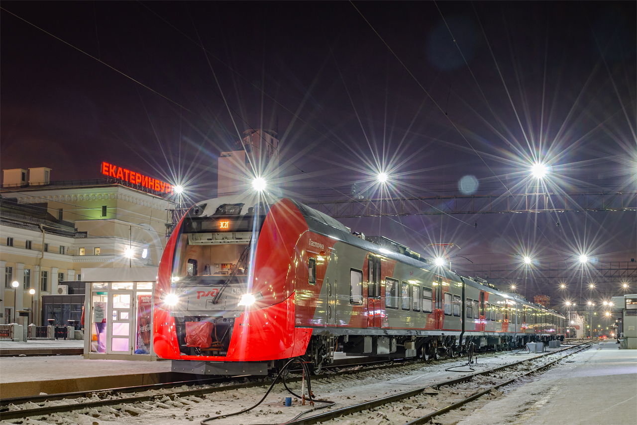 Отправка электропоезда ЭС2Г-136 «Ласточка» своим ходом из Свердловской области в Москву, ноябрь 2020 года