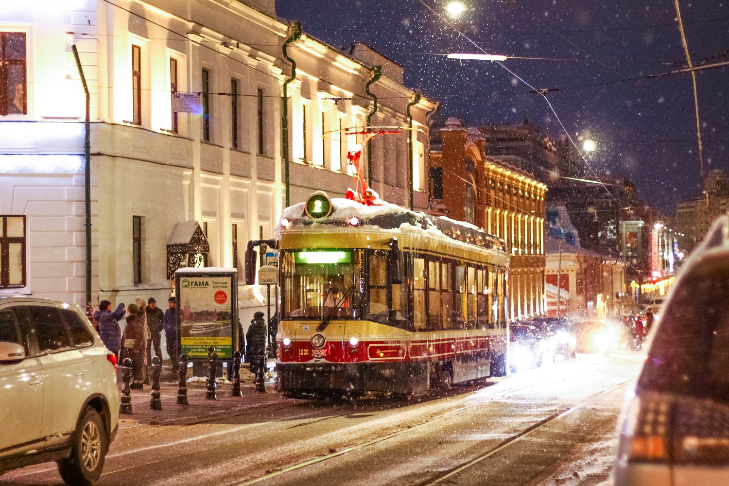 Трамвай 71-415Р производства «Уралтрансмаша» на улицах Нижнего Новгорода