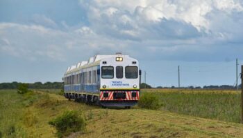 Модернизированный TMH International поезд CAF снова введен в эксплуатацию в Аргентине