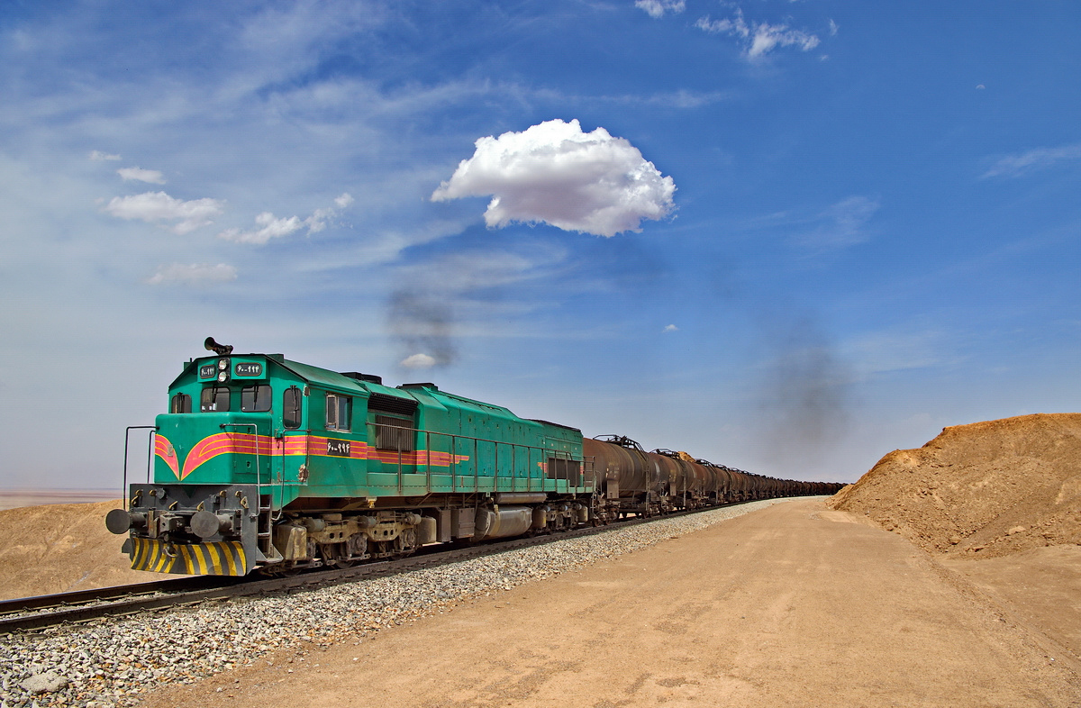 Грузовой поезд в Иране