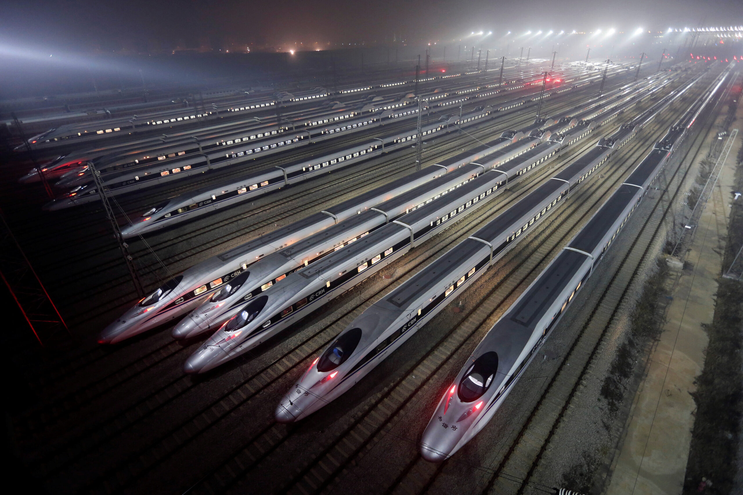 Высокоскоростные поезда CRH380A производства CRRC в Китае