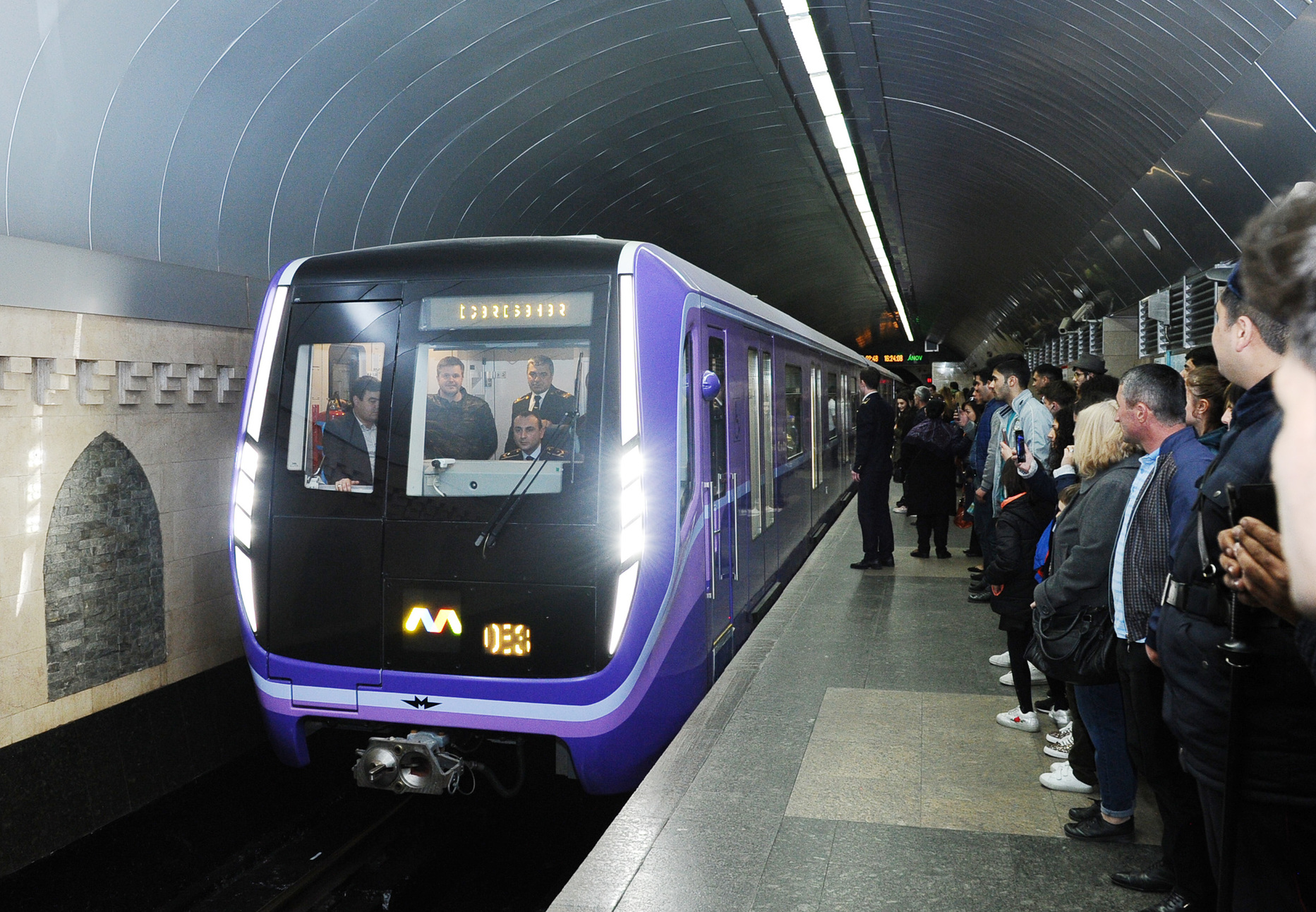 Поезд метро производства ТМХ в Баку