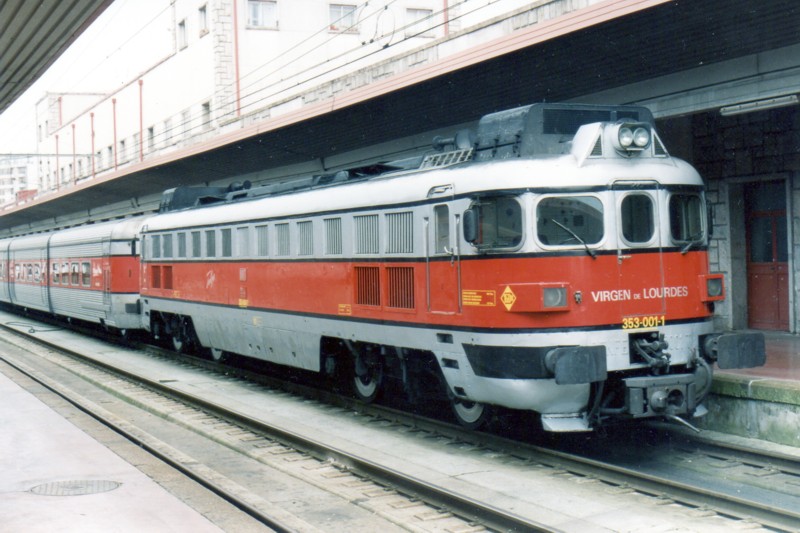 Вагоны Talgo с локомотивом T3000, 2000 год