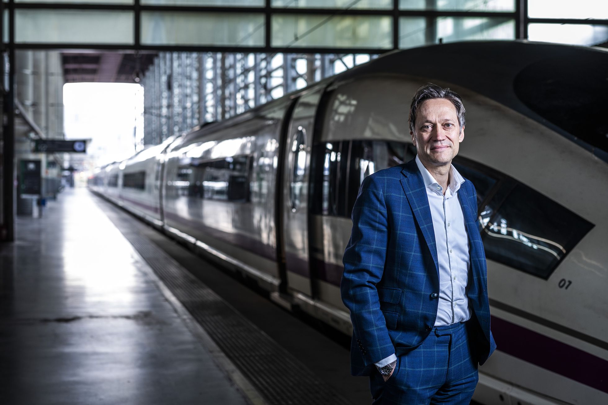 Генеральный директор Siemens Mobility Михаэль Петер на вокзале Аточа в Испании