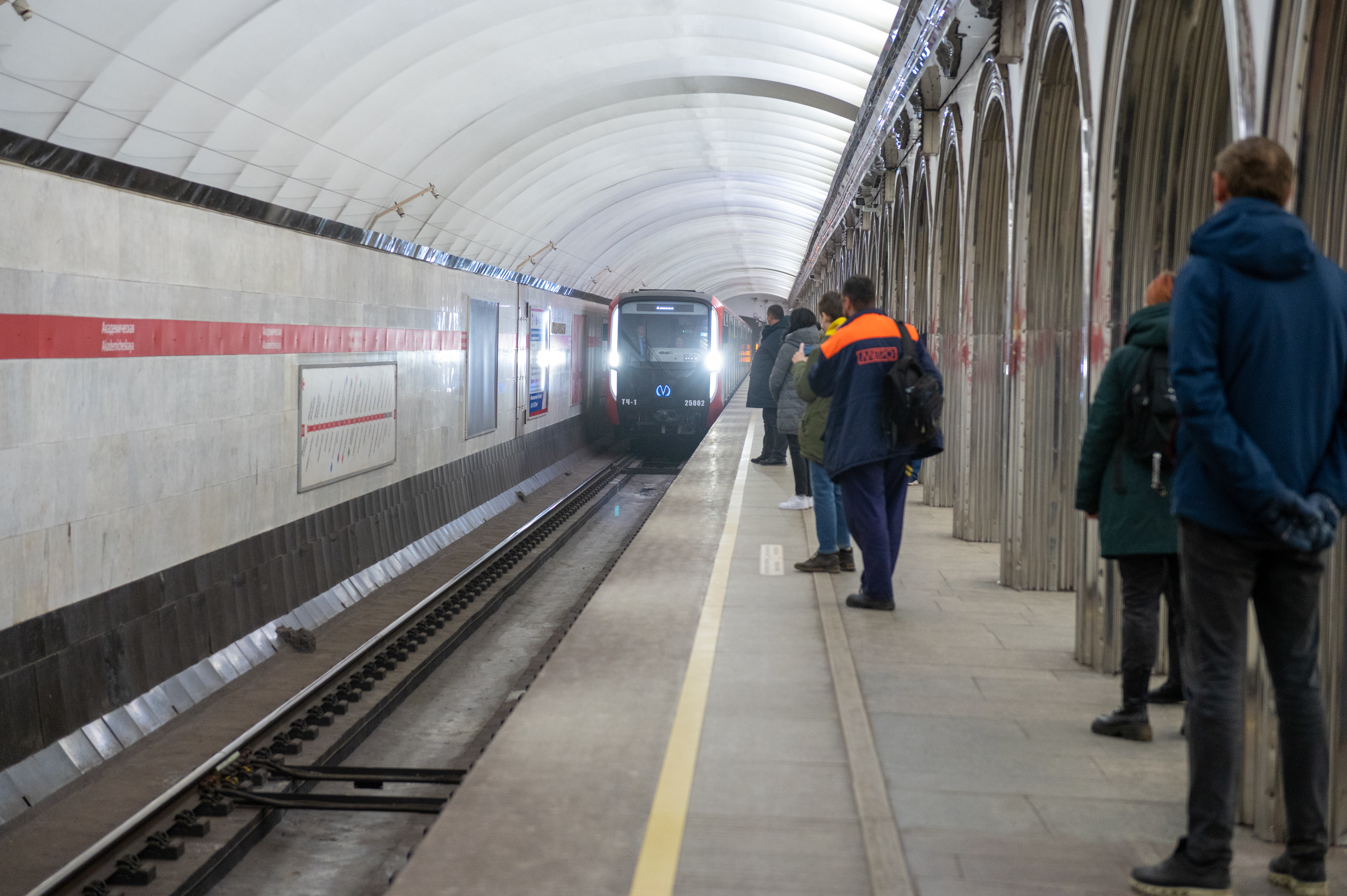 Балтиец поезд метро спб фото