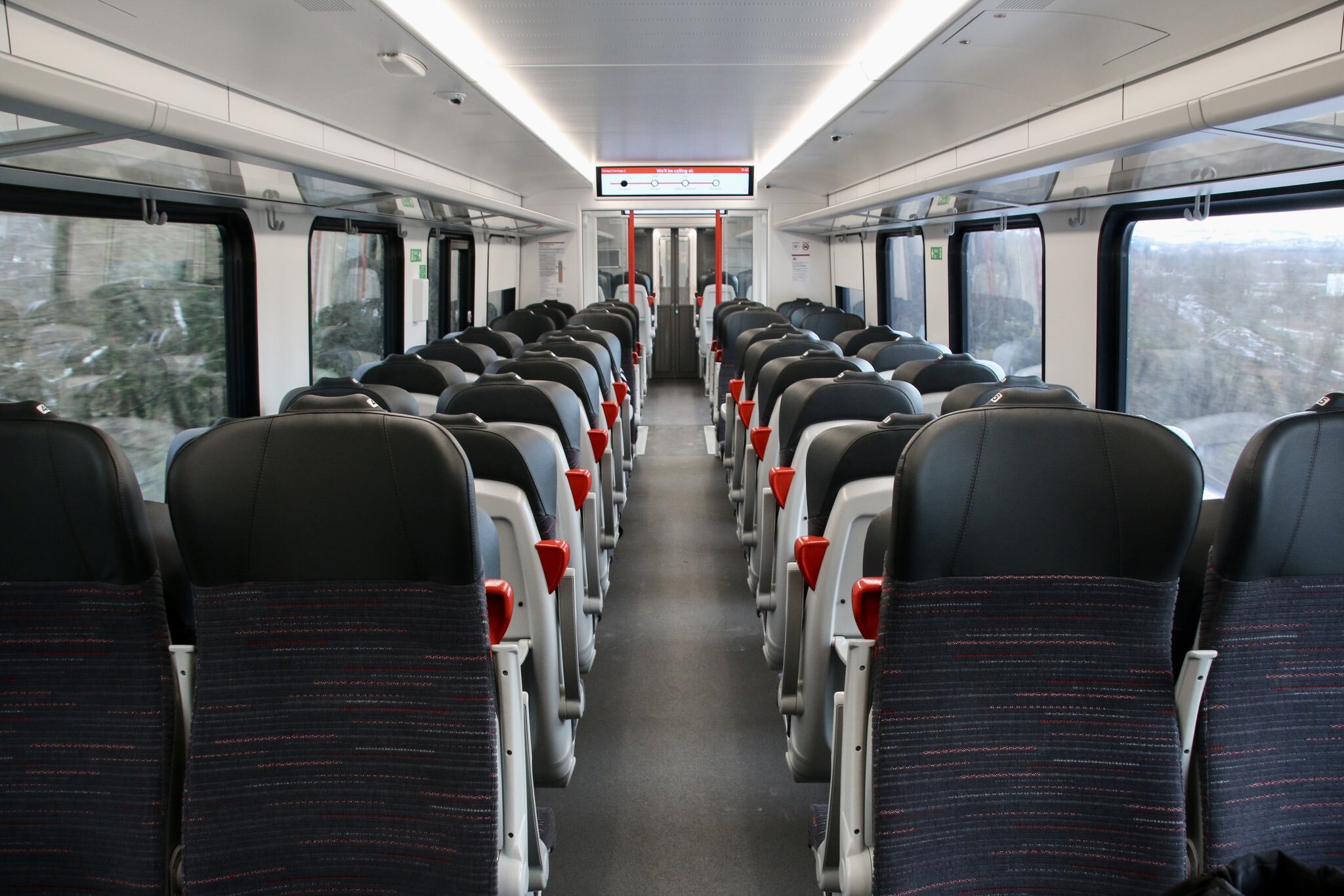 Салон дизель-поезда FLIRT класса 231
