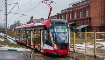 ПК ТС представила низкопольный трамвай 71-932 «Невский» для Санкт-Петербурга