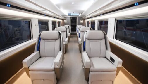 Салон скоростного дизель-поезда CRRC для ОАЭ