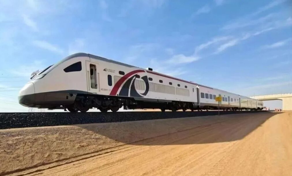 Предсерийный образец скоростного дизель-поезда CRRC в ОАЭ на испытаниях