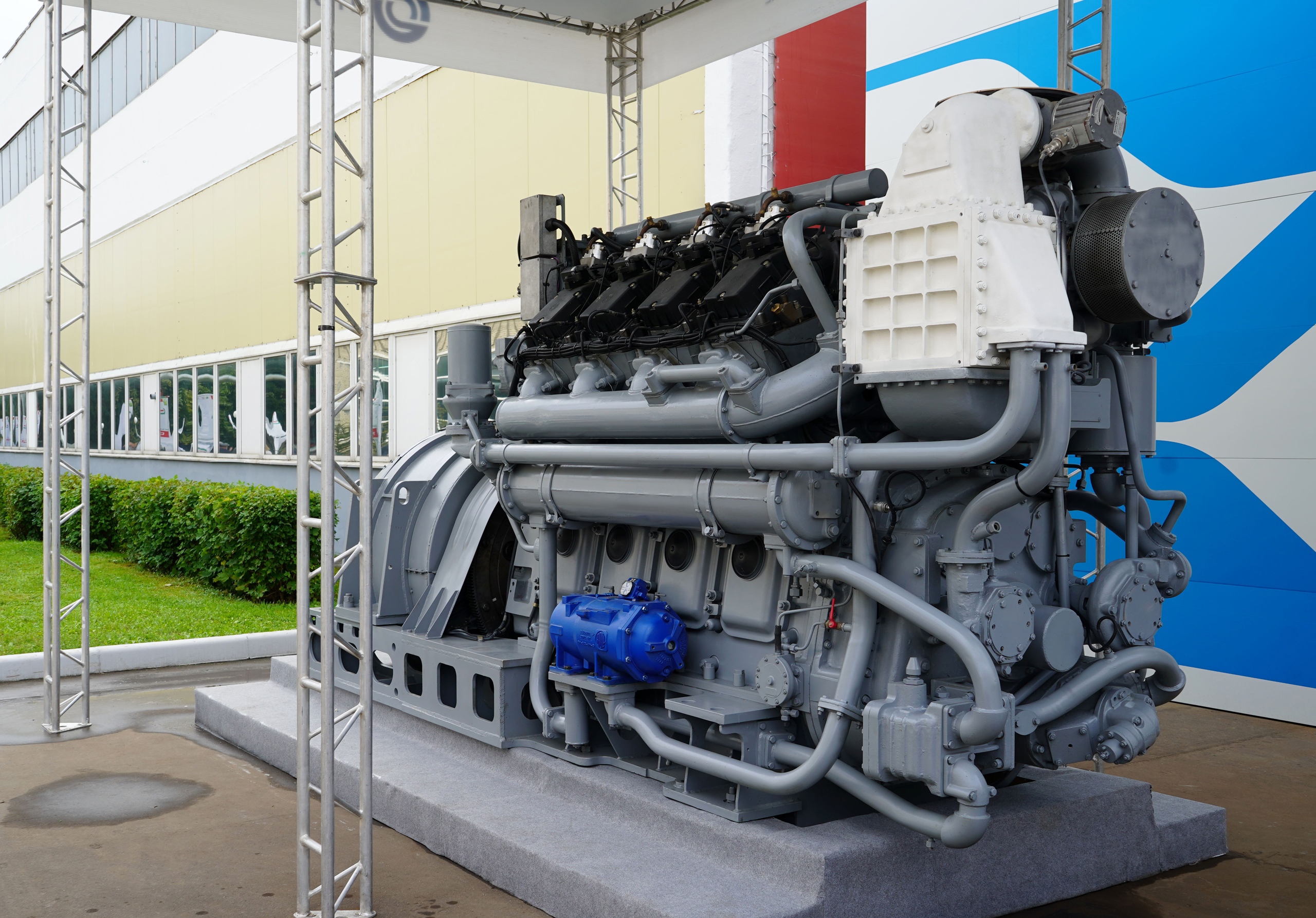 Газовый двигатель-генератор 9ГМГ на выставке «PRO//Движение.Экспо», 2021 год.
