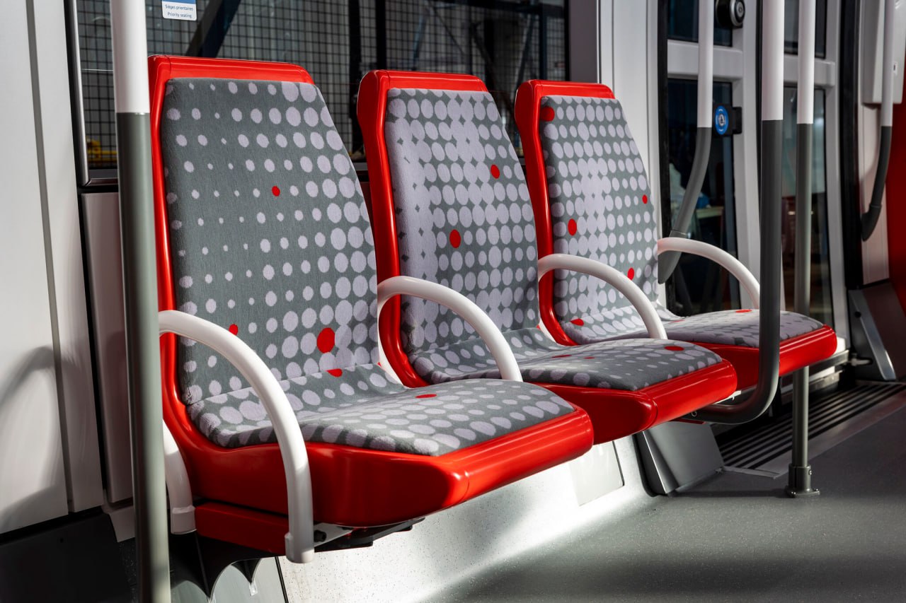 Сиденья в модернизированном трамвае Citadis 302 для Лиона