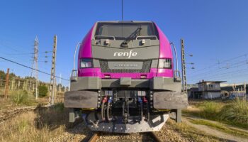 Renfe запускает в эксплуатацию электровозы Euro6000 от Stadler
