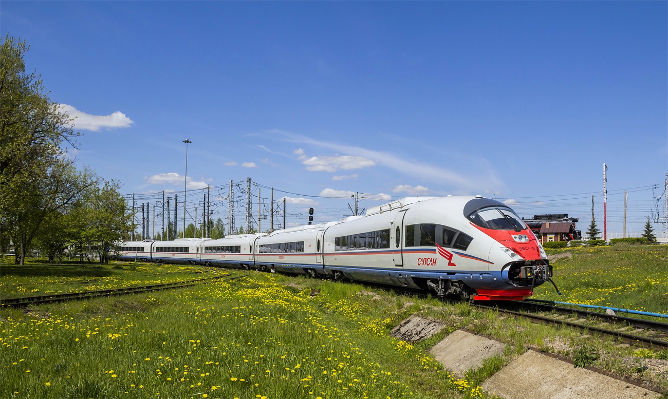 Испытания нового высокоскоростного поезда «Сапсан» (модель B1 Velaro Rus или ЭВС1) на экспериментальном кольце ВНИИЖТ, май 2022 года