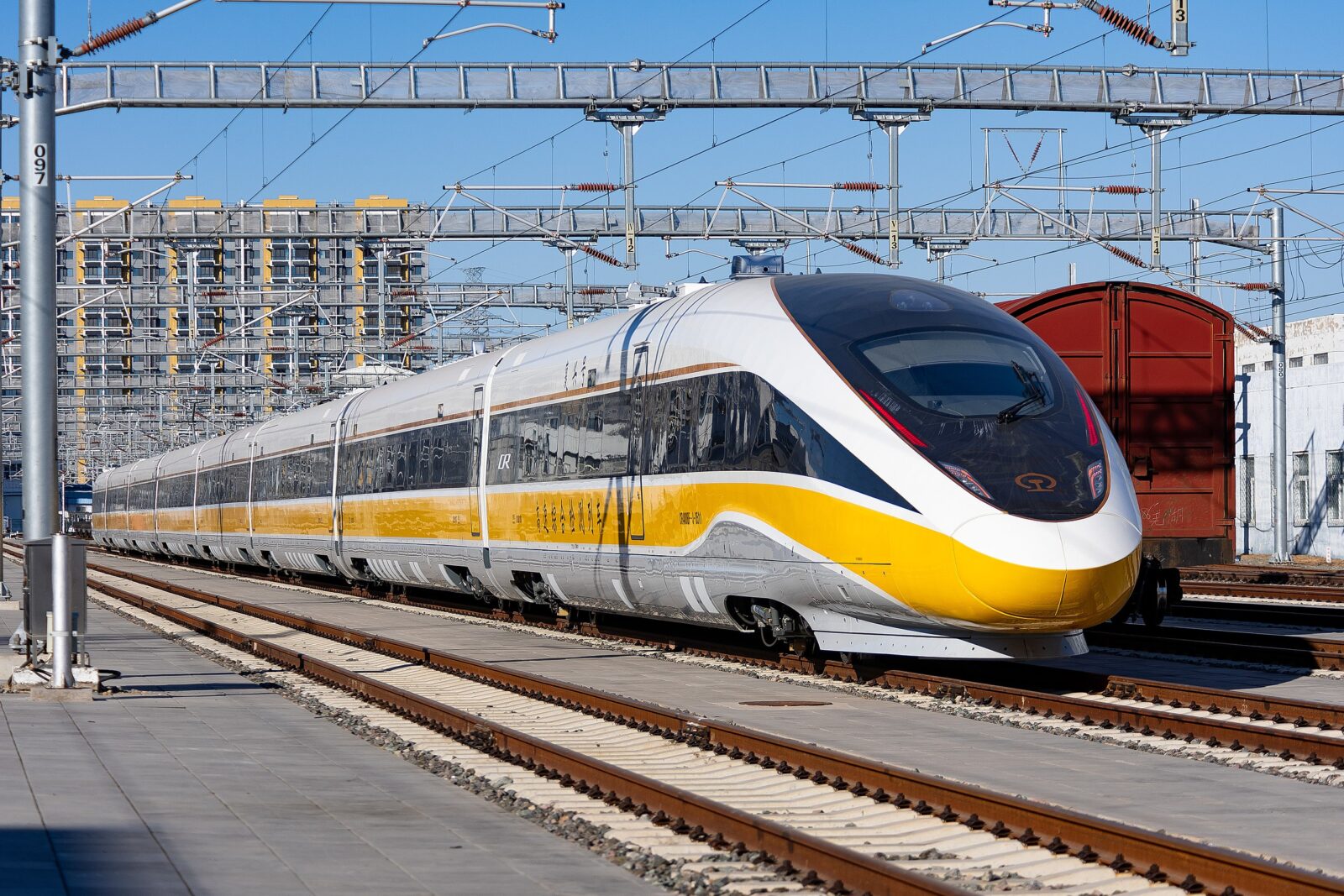 Испытательный поезд CR400BF-J, на котором тестируются технологии для будущего высокоскоростного поезда CR450