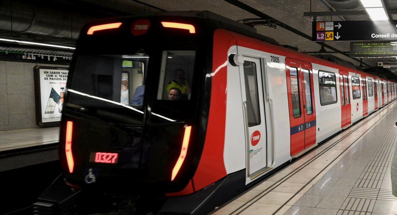 Поезд метро серии 8000 от Alstom для Барселоны