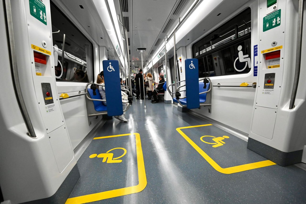 Салон поезда метро серии 8000 от Alstom для Барселоны