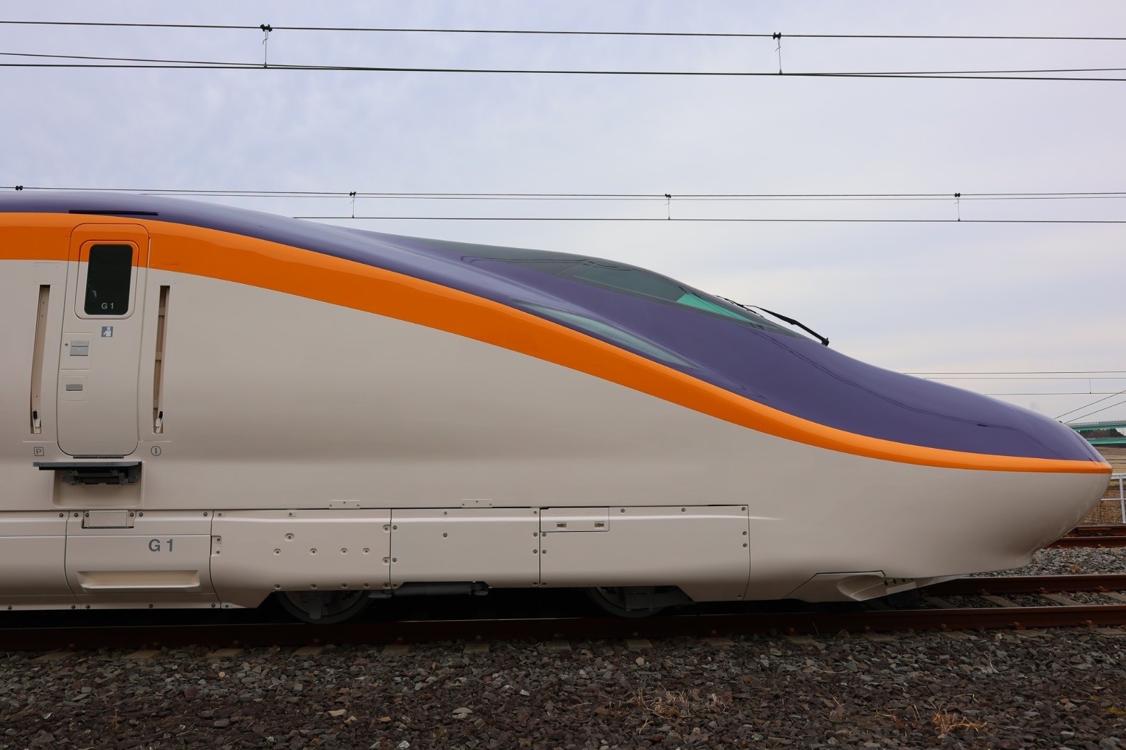 Форма носовой части высокоскоростного электропоезда серии E8 от Kawasaki Rail и Hitachi Rail