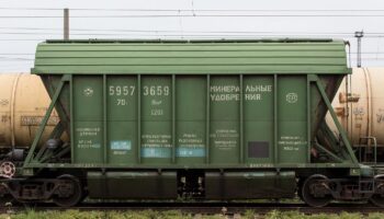 Стахановский вагоностроительный завод возобновил действие сертификатов на хопперы