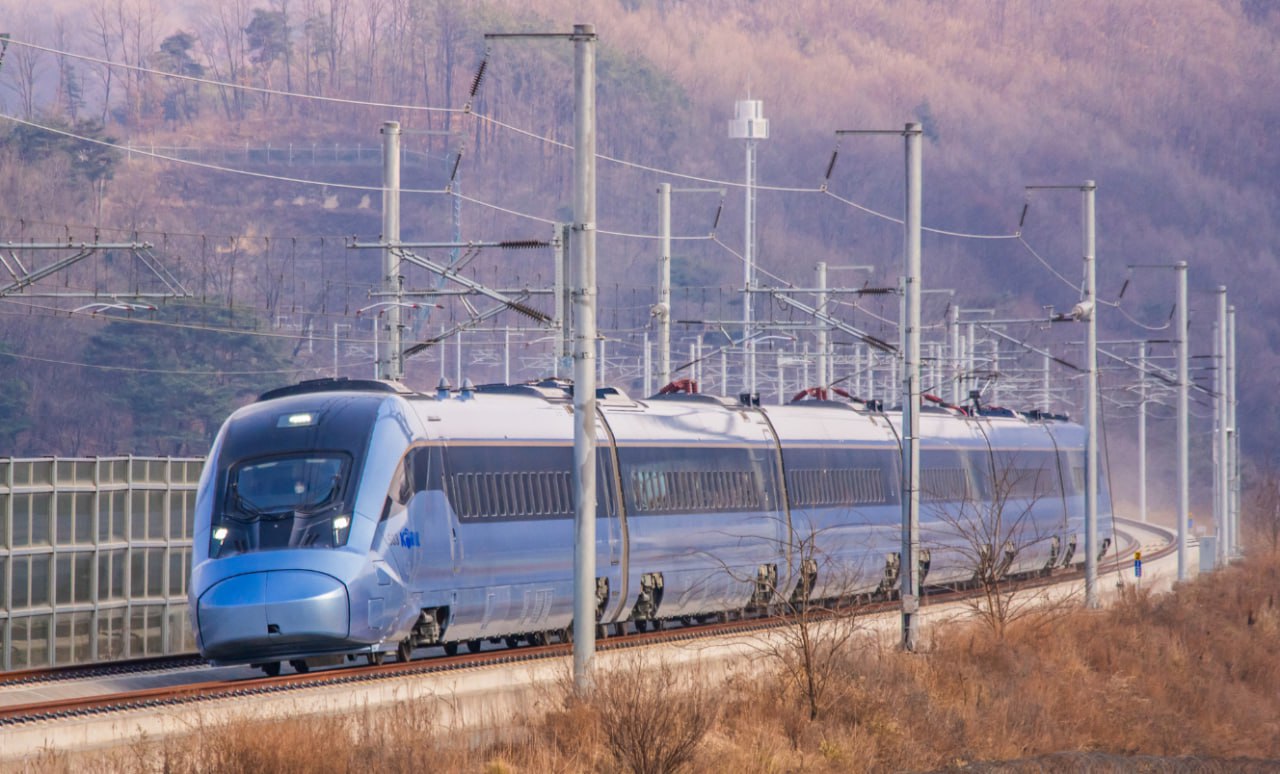 Высокоскоростной поезд KTX-Eum от Hyundai Rotem