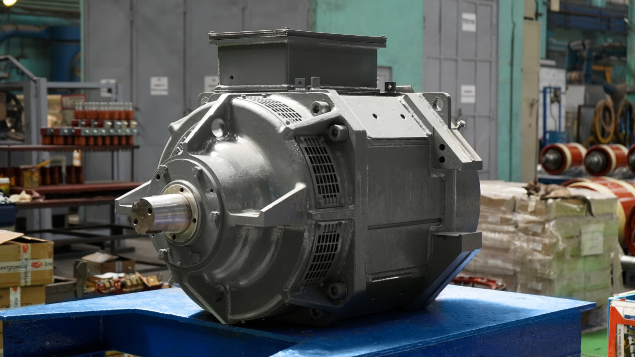 Асинхронный электродвигатель ДТА-380У1 для поезда «Иволга 3.0»