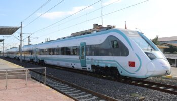 Первые поезда турецкой разработки для скорости 225 км/ч планируется запустить в 2025 году