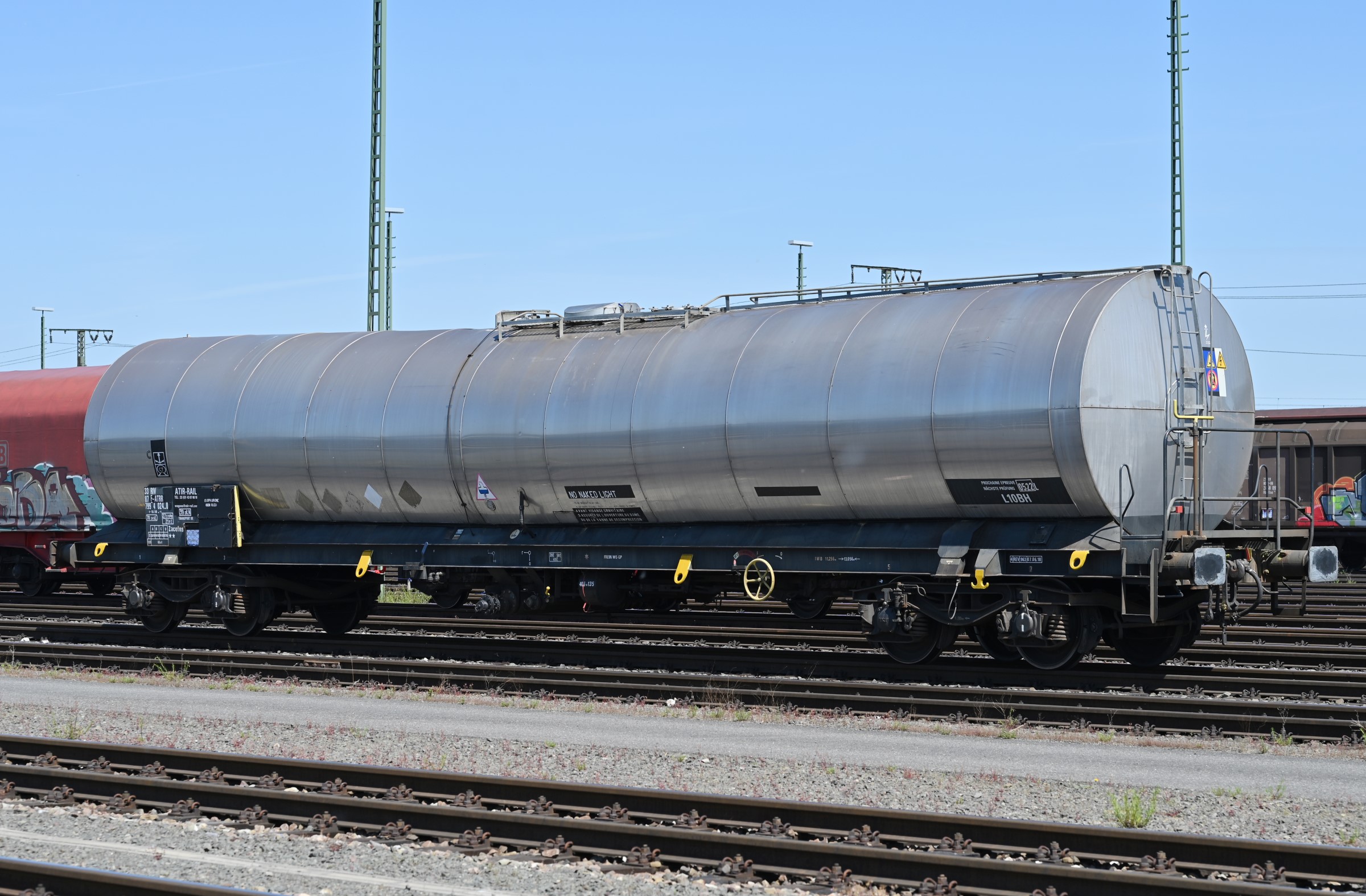 Вагон-цистерна для перевозки метанола в парке DB Cargo