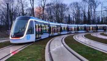 В Париже запущена линия с семисекционными трамваями Alstom
