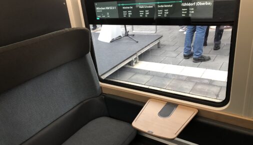 Интерьер прототипа двухэтажного вагона Deutsche Bahn Ideenzug