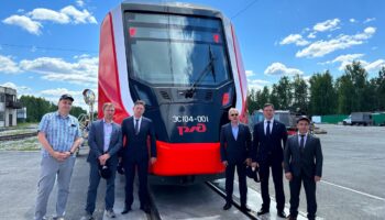 «Уральские локомотивы» ведут испытания первого поезда ЭС104