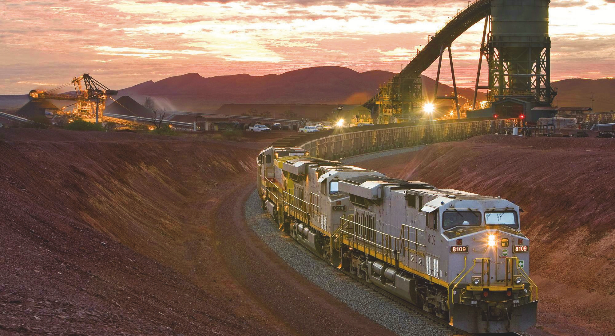 Беспилотный поезд на руднике компании Rio Tinto