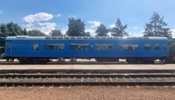 В Кыргызстане ввели в эксплуатацию туристические вагоны с панорамными окнами