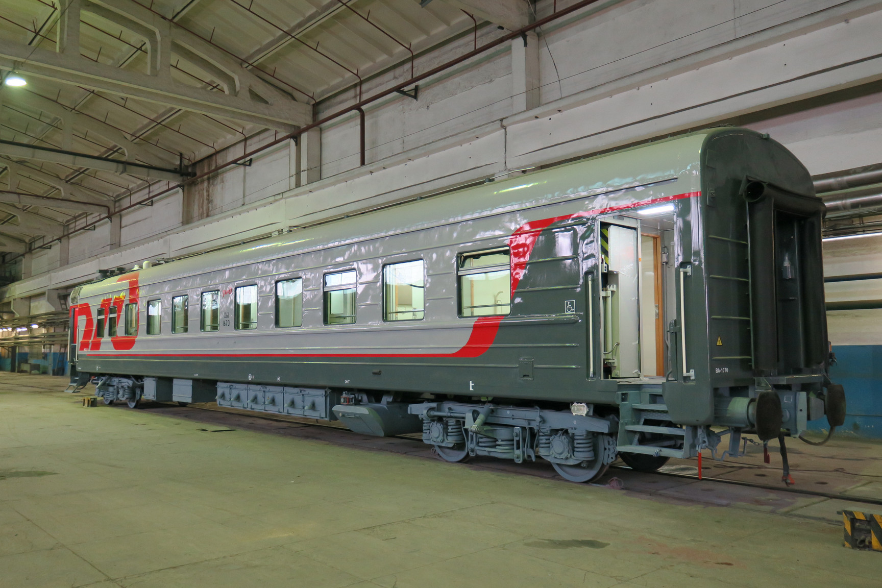 Модернизированный пассажирский вагон локомотивной тяги типа 47К/Кр
