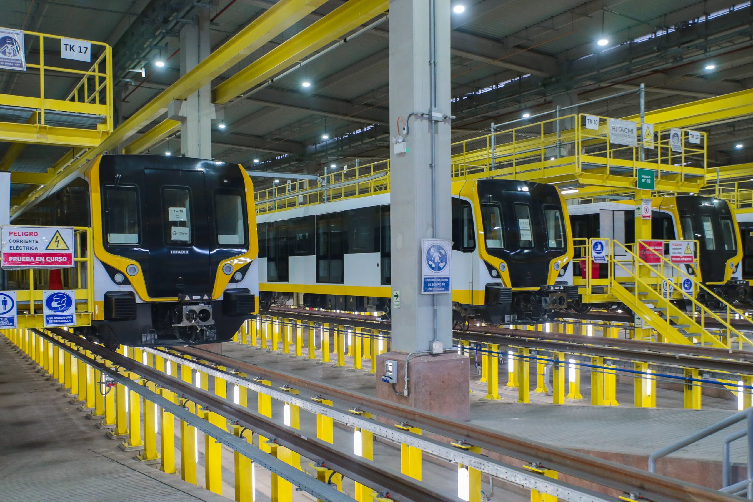 Беспилотные поезда Hitachi Rail в депо метрополитена Лимы