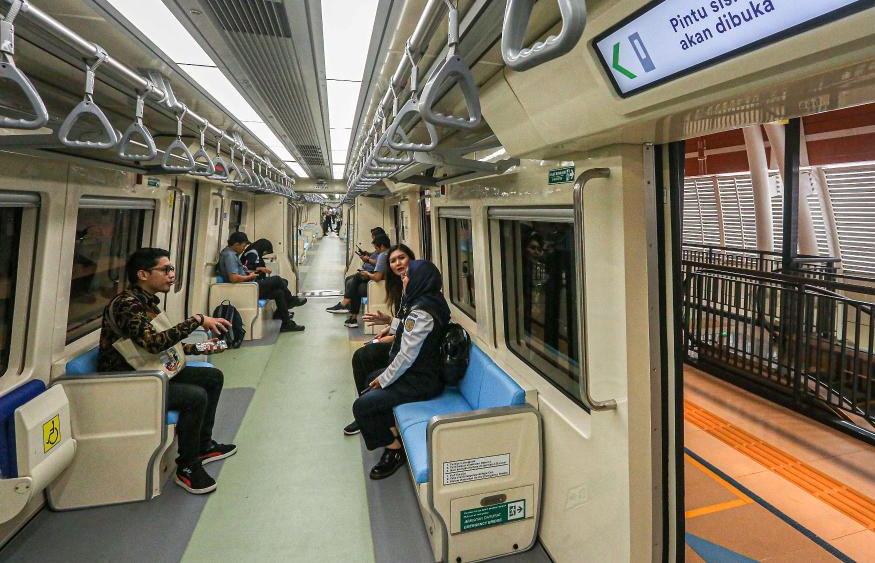 Салон поезда метро PT INKA для Джакарты