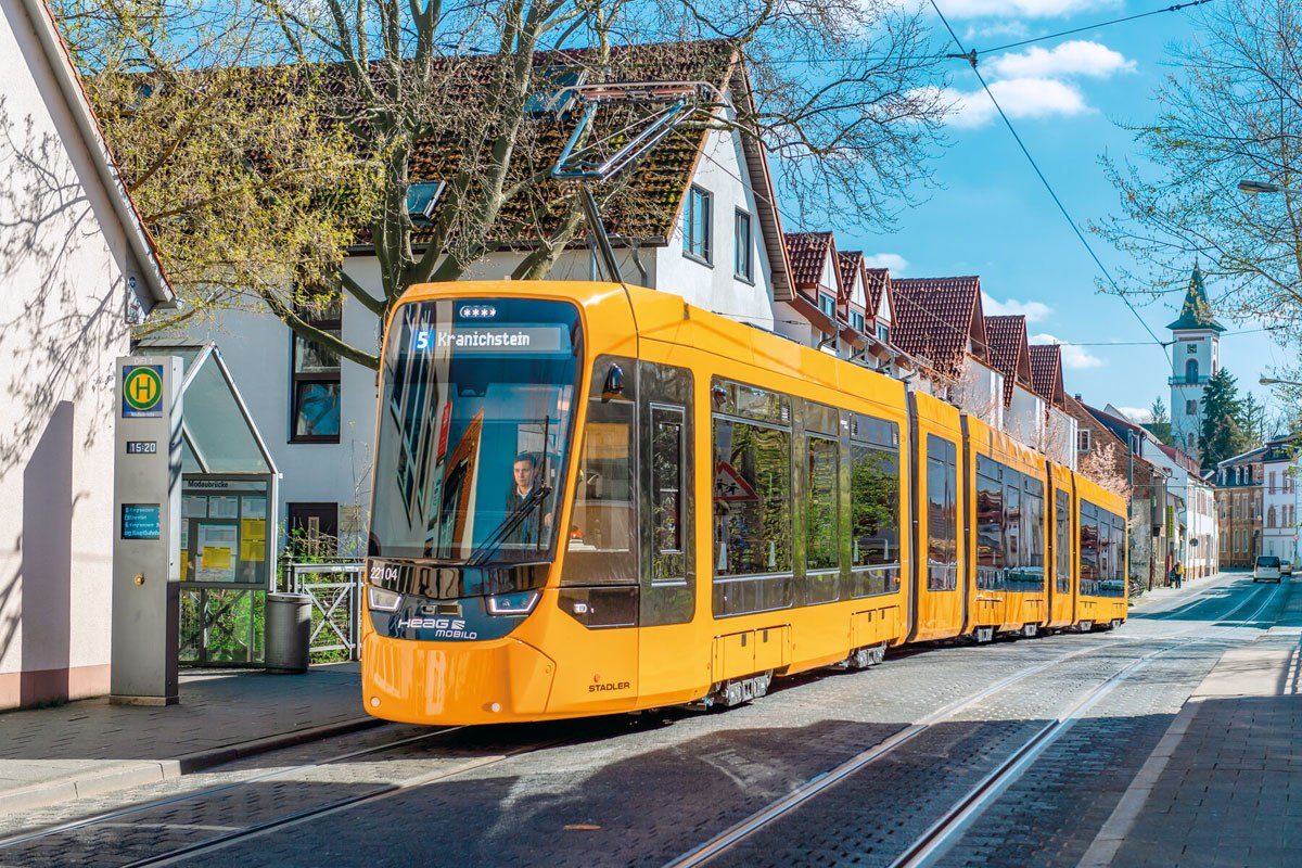 Трамвай Stadler серии ST15 семейства TINA в Дармштадте