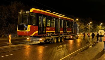 Даугавпилсский локомотиворемонтный завод DLRR выпустил первые трамваи