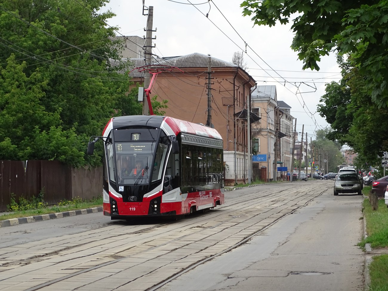 Трамвай модели 71-911ЕМ «Львенок» в Туле от «ПК Транспортные системы»