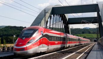 Hitachi Rail поставит еще 30 высокоскоростных поездов ETR1000 в Италию