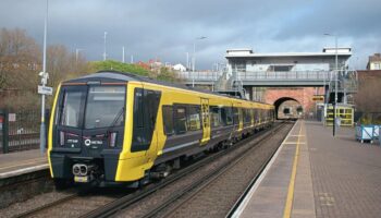 В Великобритании требуют от Stadler компенсации за ненадежную работу новых гибридных поездов IPEMU