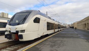 В Азербайджан доставлены первые дизель-поезда Stadler FLIRT