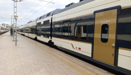 Дизель-поезд Stadler FLIRT на станции Баку