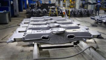 «Бежицкая сталь» начала выпускать компоненты для вагонных тележек «Уралвагонзавода»