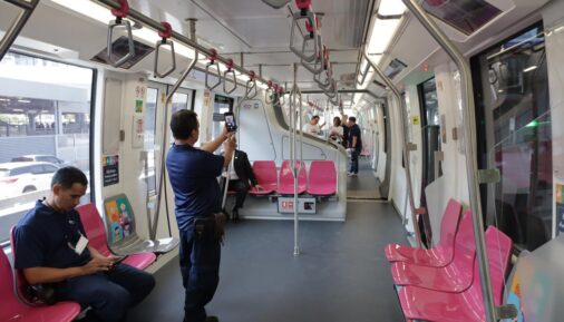 Салон монорельсового поезда платформы Innovia для Бангкока