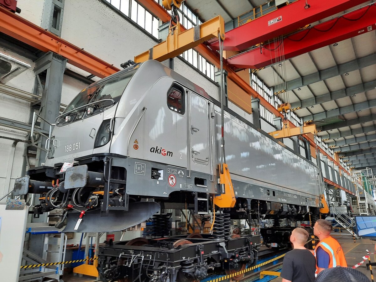 Локомотив платформы Traxx для Akiem на заводе Alstom в Касселе