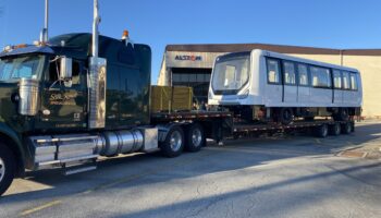 Денвер получил первый вагон беспилотного поезда Alstom на шинном ходу