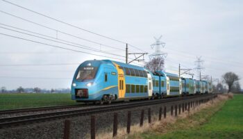 Новости закупок и поставок подвижного состава: ПК ТС, Alstom, Stadler, Plasser & Theurer
