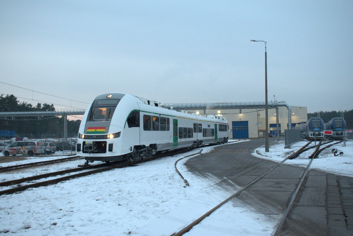 Дизель-поезд Regio160 от Pesa для Ганы на заводе в Быдгоще