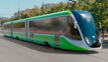 УКВЗ планирует в феврале передать в Санкт-Петербург низкопольный трехсекционный трамвай