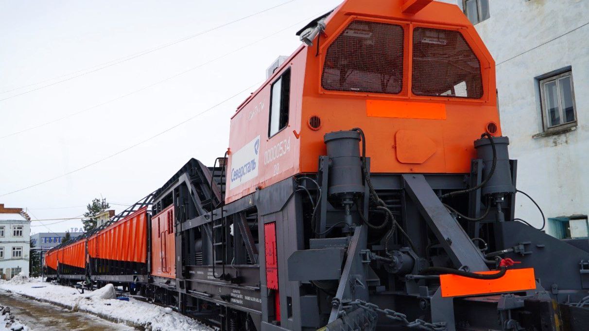 Снегоуборочный поезд СМ-7Н для Оленегорского ГОКа